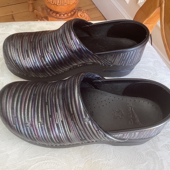DANSKO Multicolor Iridescent Striped Clog size 36 or size 5.5 or 6 in US - Picture 10 of 12